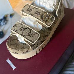 *NEW* GUCCI WOMEN SANDALS