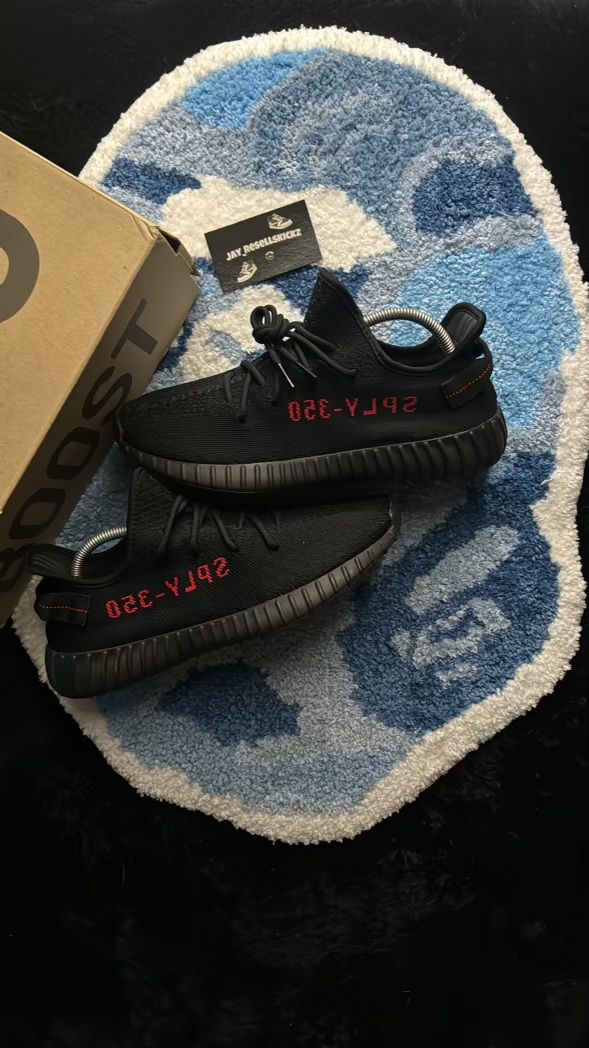 Yeezy 350 Bred