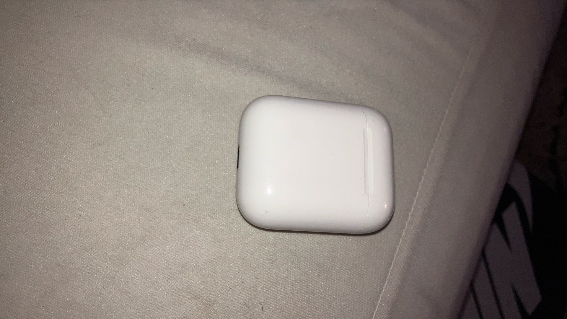 Air Pods Only 1 Ear Piece 