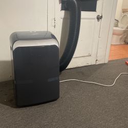 Midea 8000 BTU 115v Air Conditioner