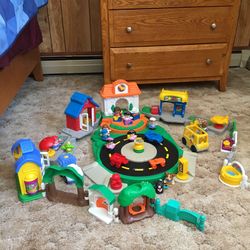 Fisher Price Vintage Village Set