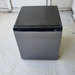 Hisense Mini Fridge 