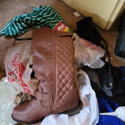 Ladies Brown Boots Size 7.5