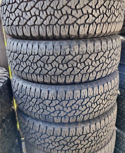 275/65/20 Vendo Un Set De Llantas Marca Goodyear En Perfectas Condiciones De Vida Las 4