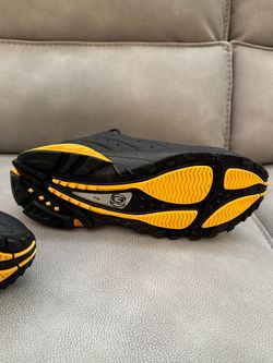 Men’s Nike Gold & Black Shoe