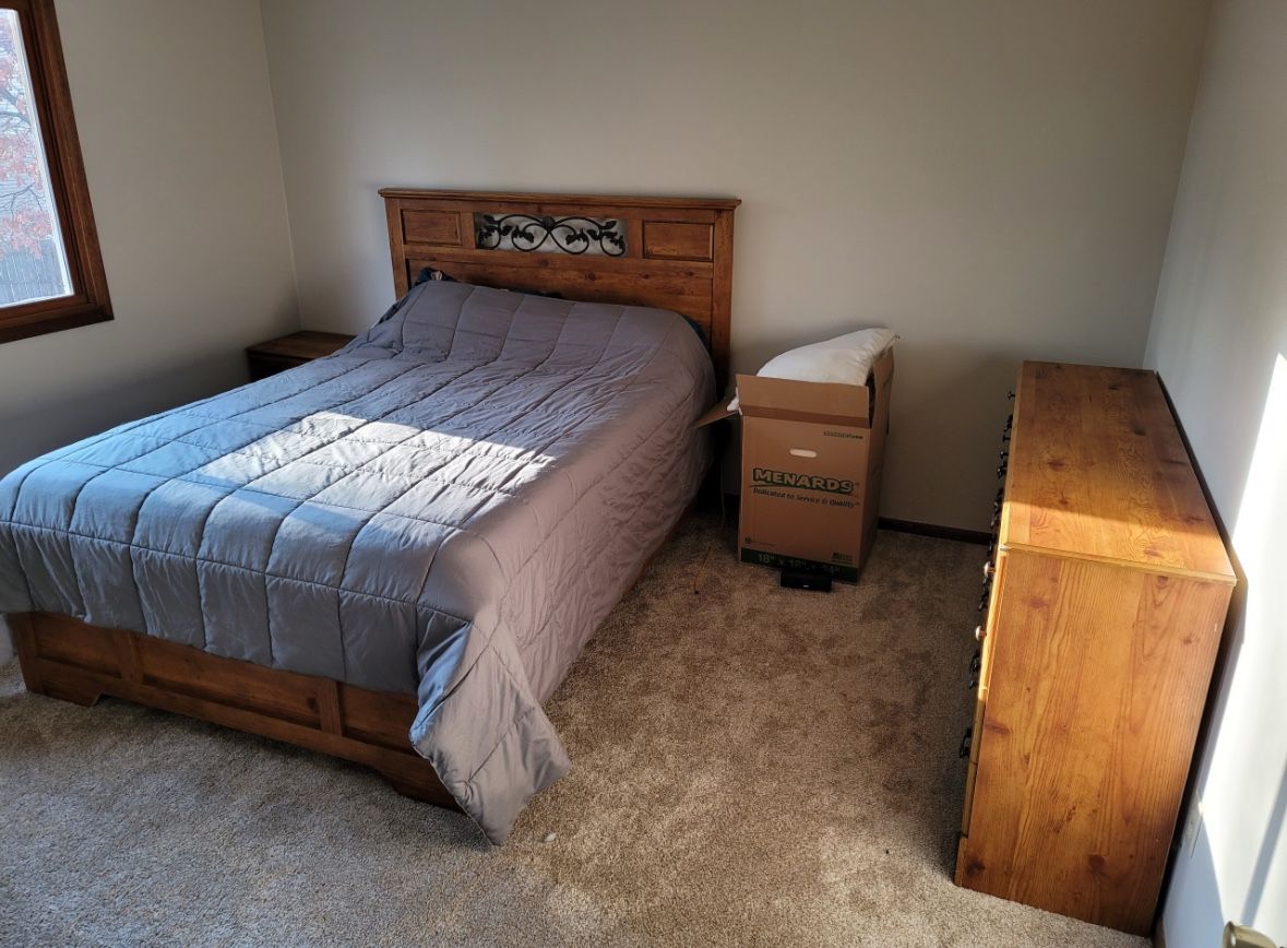 Queen Bedroom Set
