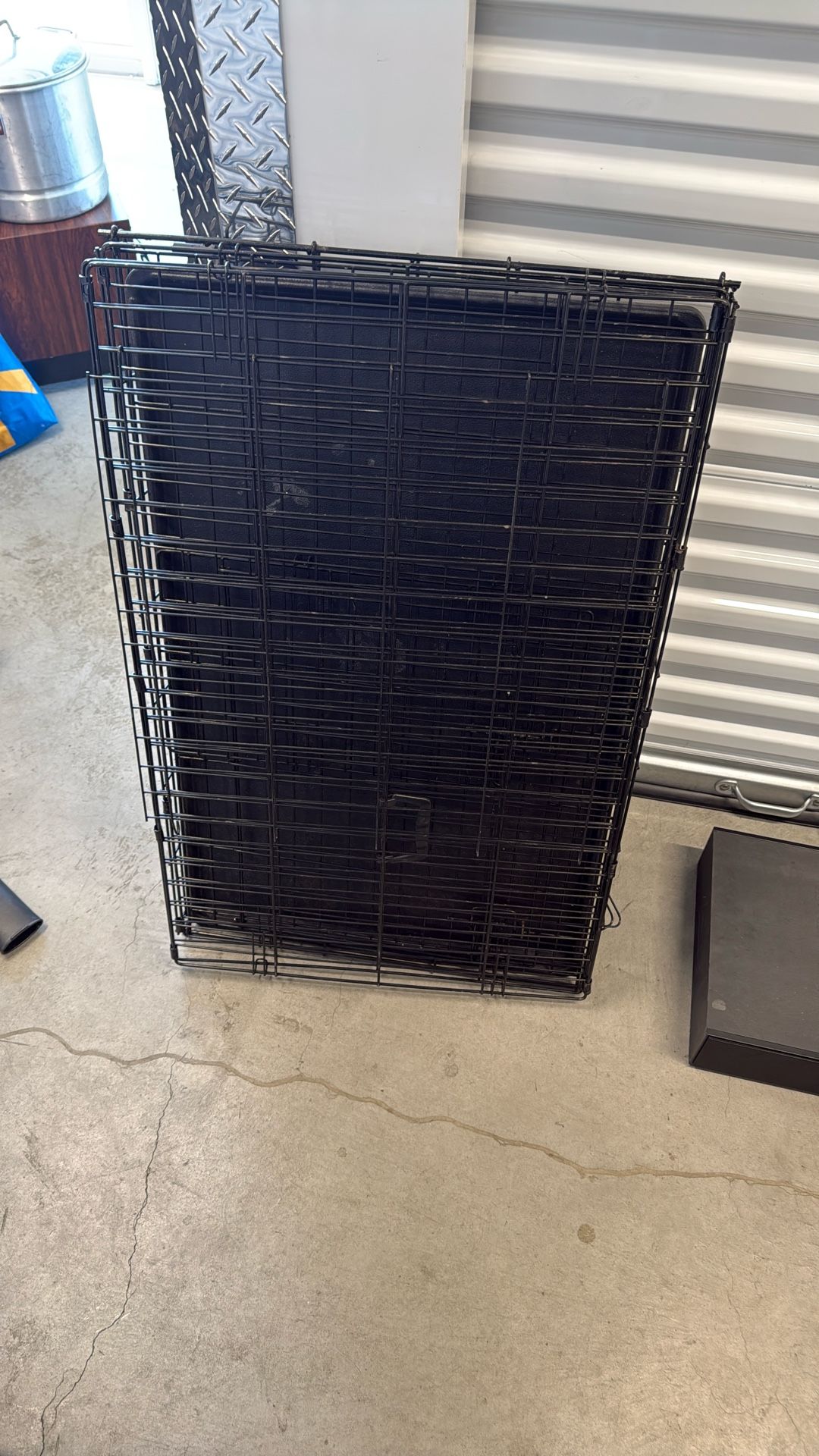 Large Foldable Dog Cage – Great Condition!