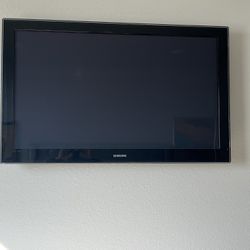 Samsung 50-Inch TV comes with Stand Must Pick Up Before 4 Pm Today $50