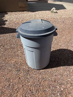 32 Gal Trash Can