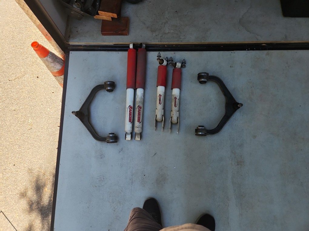2021 GMC HD 2500 Shocks /Upper A-Arms