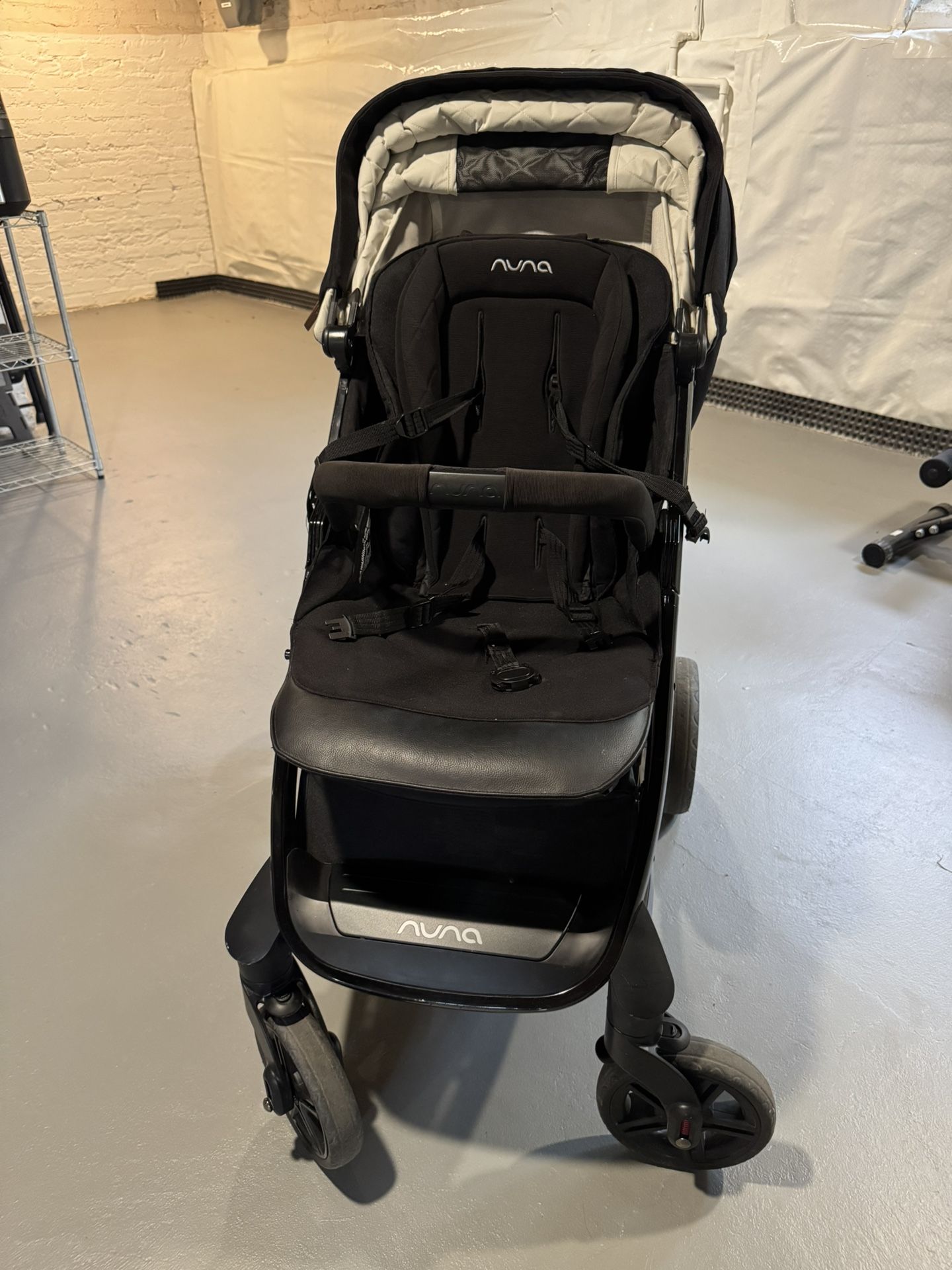 Nuna Tavo Stroller and Pipa Lite Baby Carrier For Sale