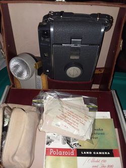 Lot 3 : Polaroid land camera