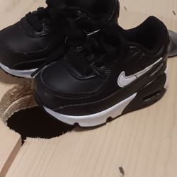 NIKE AIR MAX TODDLER SIZE 4C NEW W/O THE BOX