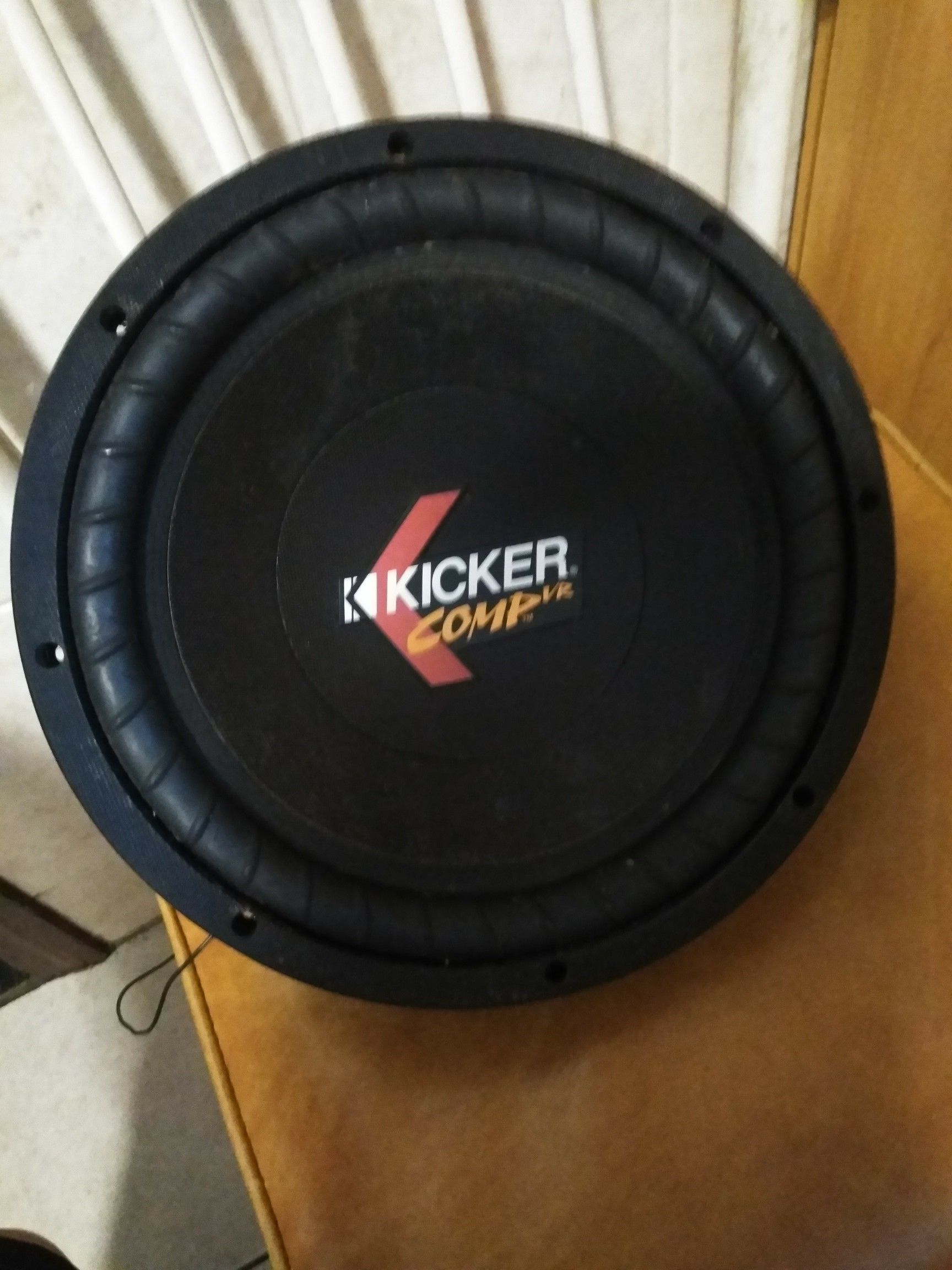 12 inch subwoofer (Kicker comp R)