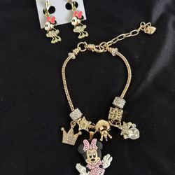 Minnie Mouse Charm Bracelet $10