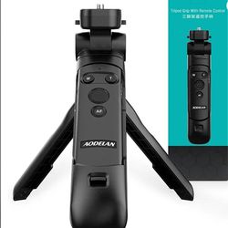 BLACK WIRELES MINI TRIPOD