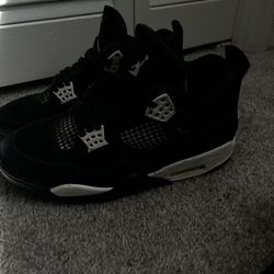 Jordan 4s