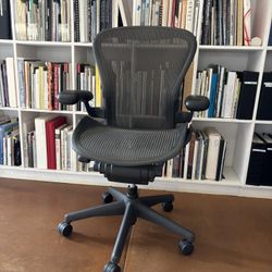 Herman Miller Aeron Gaming / Office Chair