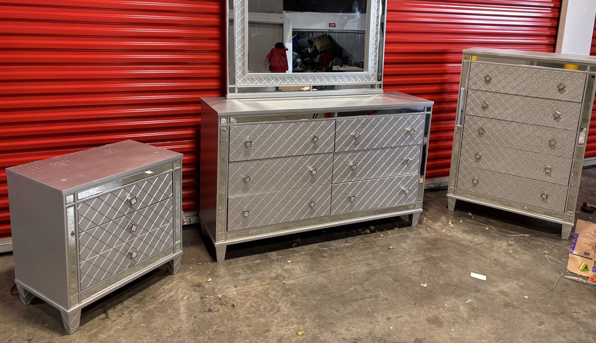 Set Night Table Chest And Dresser 