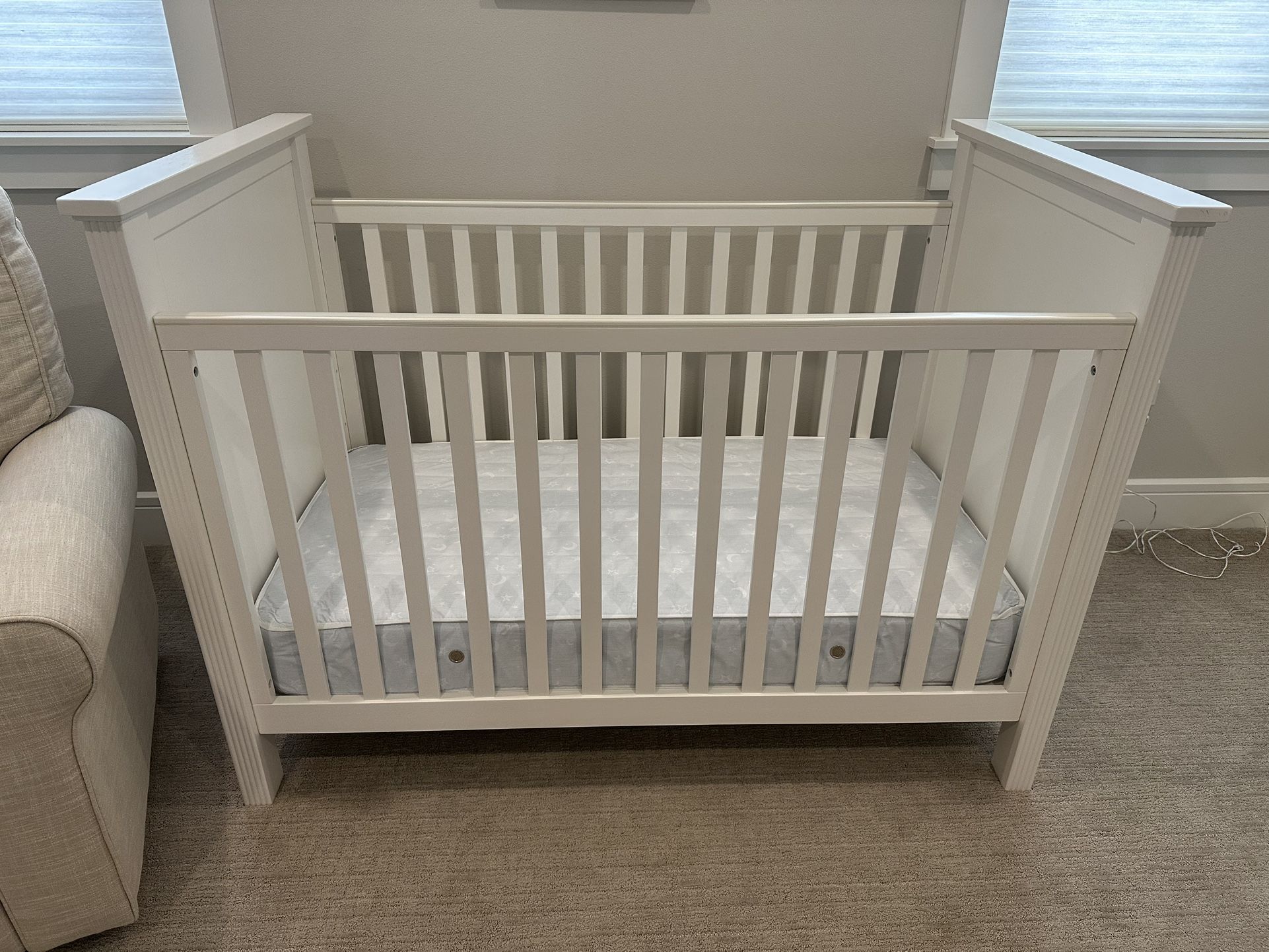 Pottery Barn Filmore Crib & Mattress GREENGUARD Gold Certified