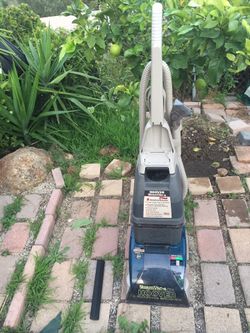 Hoover in great working condition comes w hose and upholstery brush