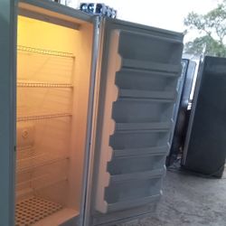 FRIGIDAIRE BIG FREEZER 📢📢