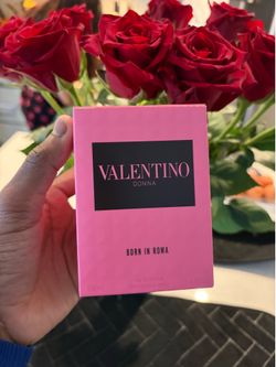 Valentino Donna Born In Roma