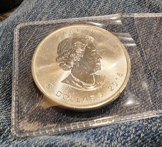 2015 1 Oz Silver Maple Leaf