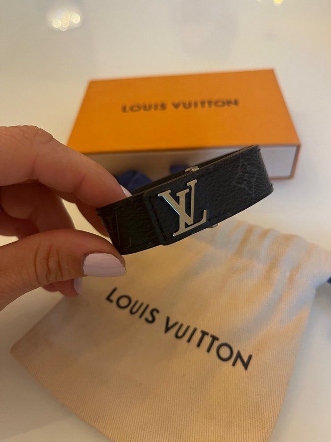 Louis Vuitton LV Slim Bracelet Monogram Eclipse Black for Sale in Jersey  City, NJ - OfferUp