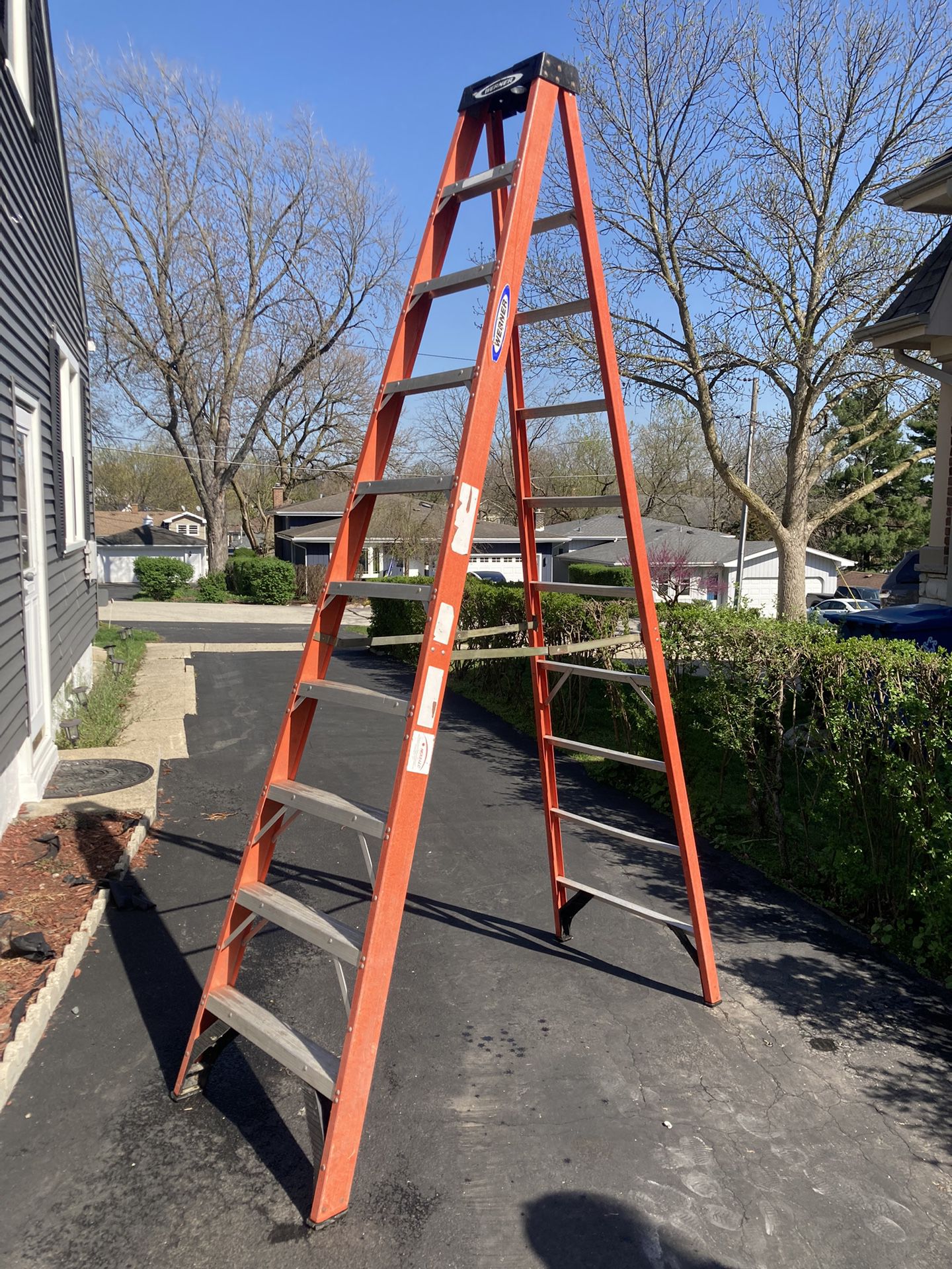 8 Feet Ladder 