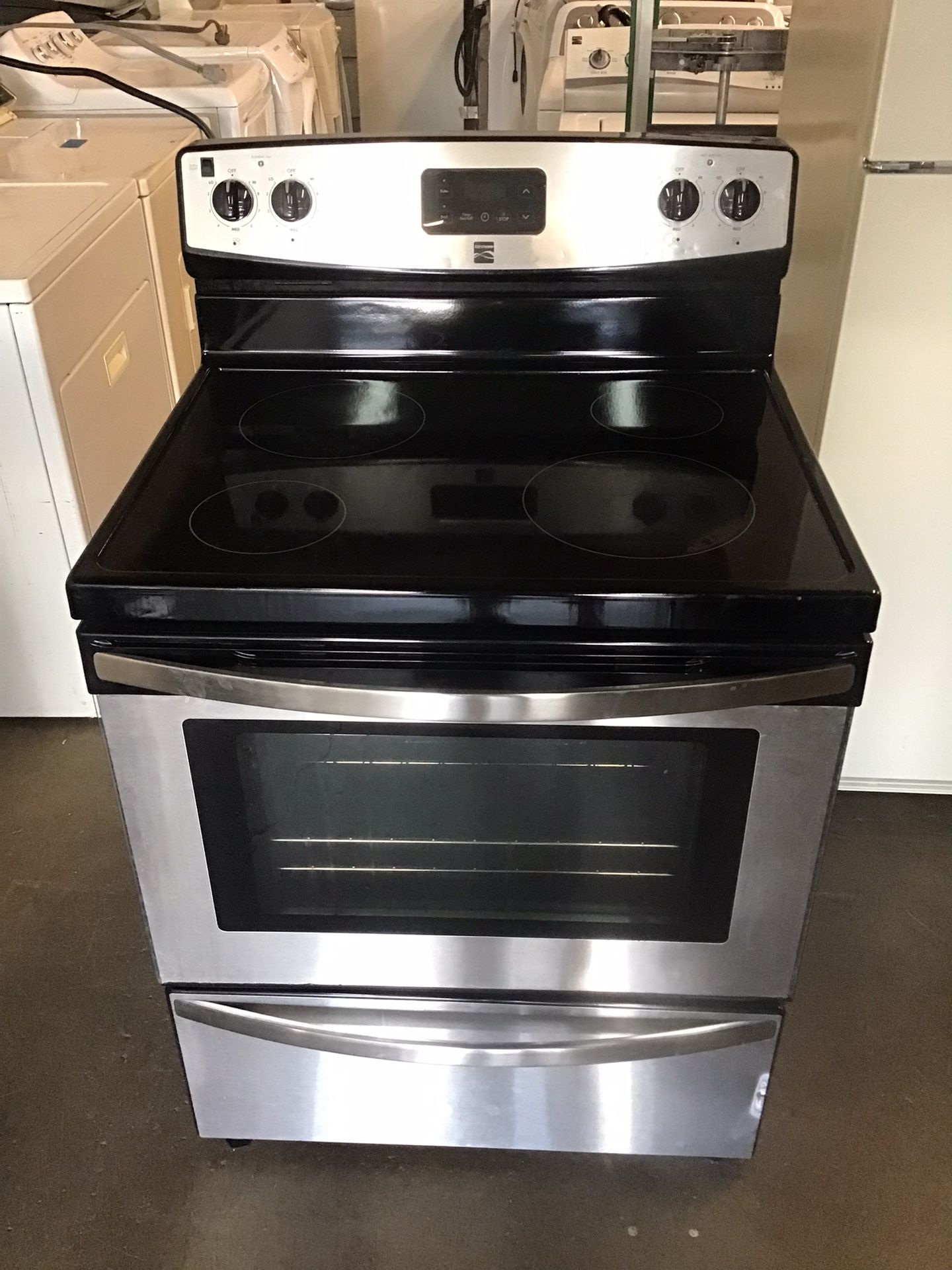 KENMORE ELECTRIC STOVE ( DELIVERY IS AVAILABLE AND HOOK UP )