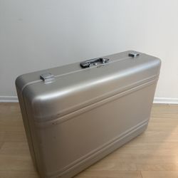 Halliburton Zero Centurion Elite Case 