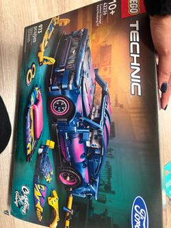 LEGO Technic Custom Garage Ford Mustang GT 42236