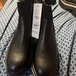 No Boundaries Memory Foam Black Chelsea Boots Women’s 