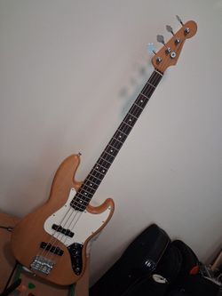 Fender Prodigy USA offset Rare bass.......$600