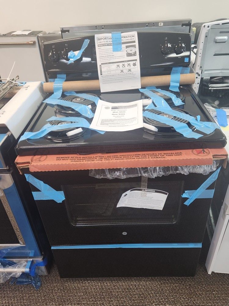 30 in. 4 Burner Element Free-Standing
Electric Range in Black