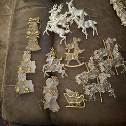 Vintage Set of 21 Acrylic Frosted Clear- Pearl White Christmas Ornaments $15  