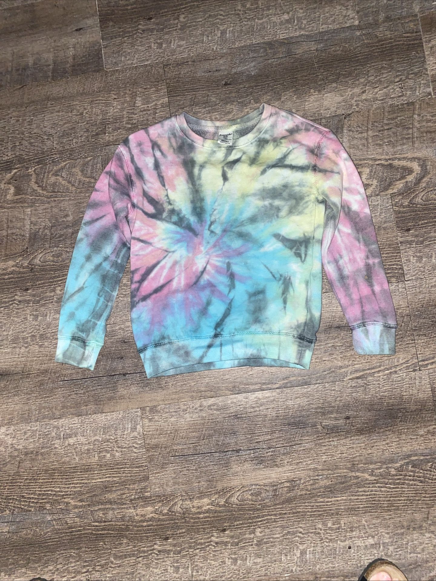 Dream Side Kids Girl Tye Dye Sweatshirt Small. Gently Used