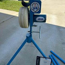 PITCHING MACHINE 