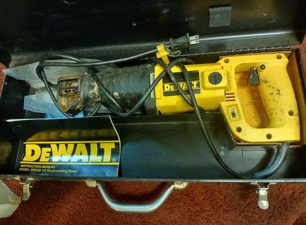 Sawzall, DeWalt DW304 With Tool Box!