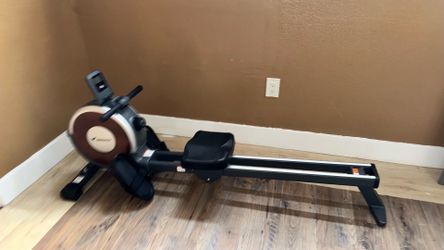Máquina de remo - máquina para hacer ejercicio
