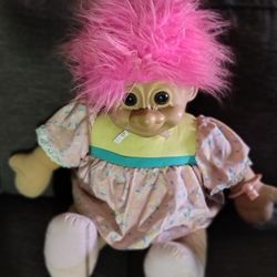 Vintage Russ Berrie Troll Happy Birthday Girl Doll Pink Hair