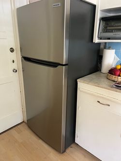 Refrigerator