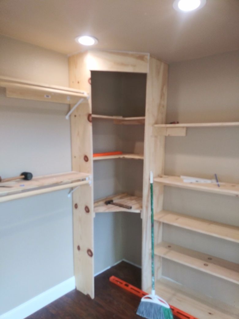 Closet/shelves