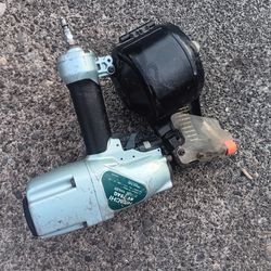 Hitachi NV75AH 3in Siding Fencing Nailer. Excellent condition. Pick up fremont sea. No low ball offers. No low ball offers. No trades.