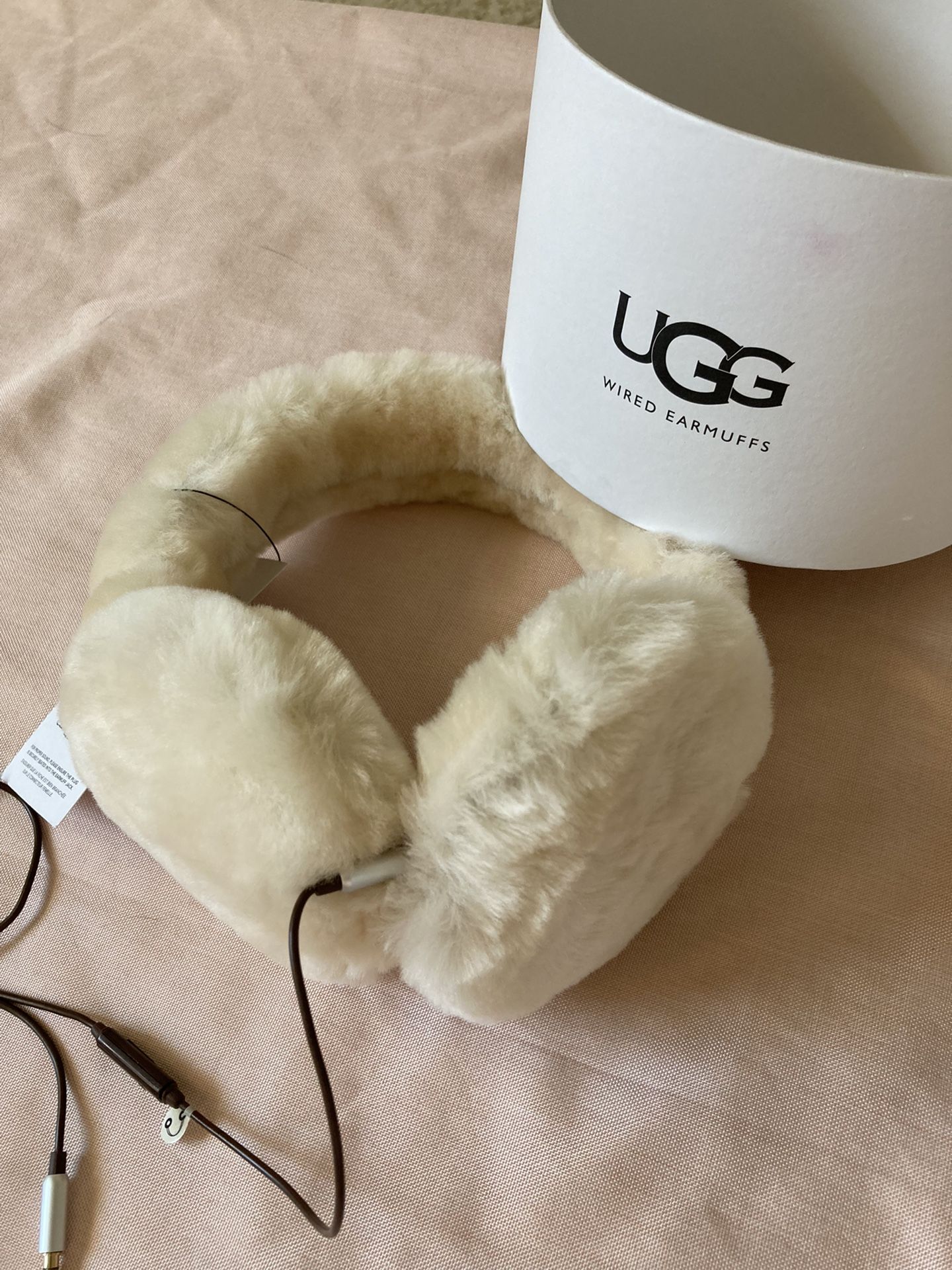 Ugg wired headphones /headset