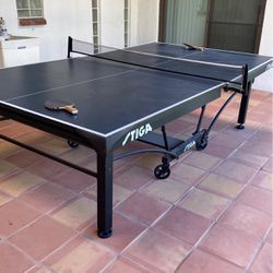 Stiga Outdoor Ping Pong Table