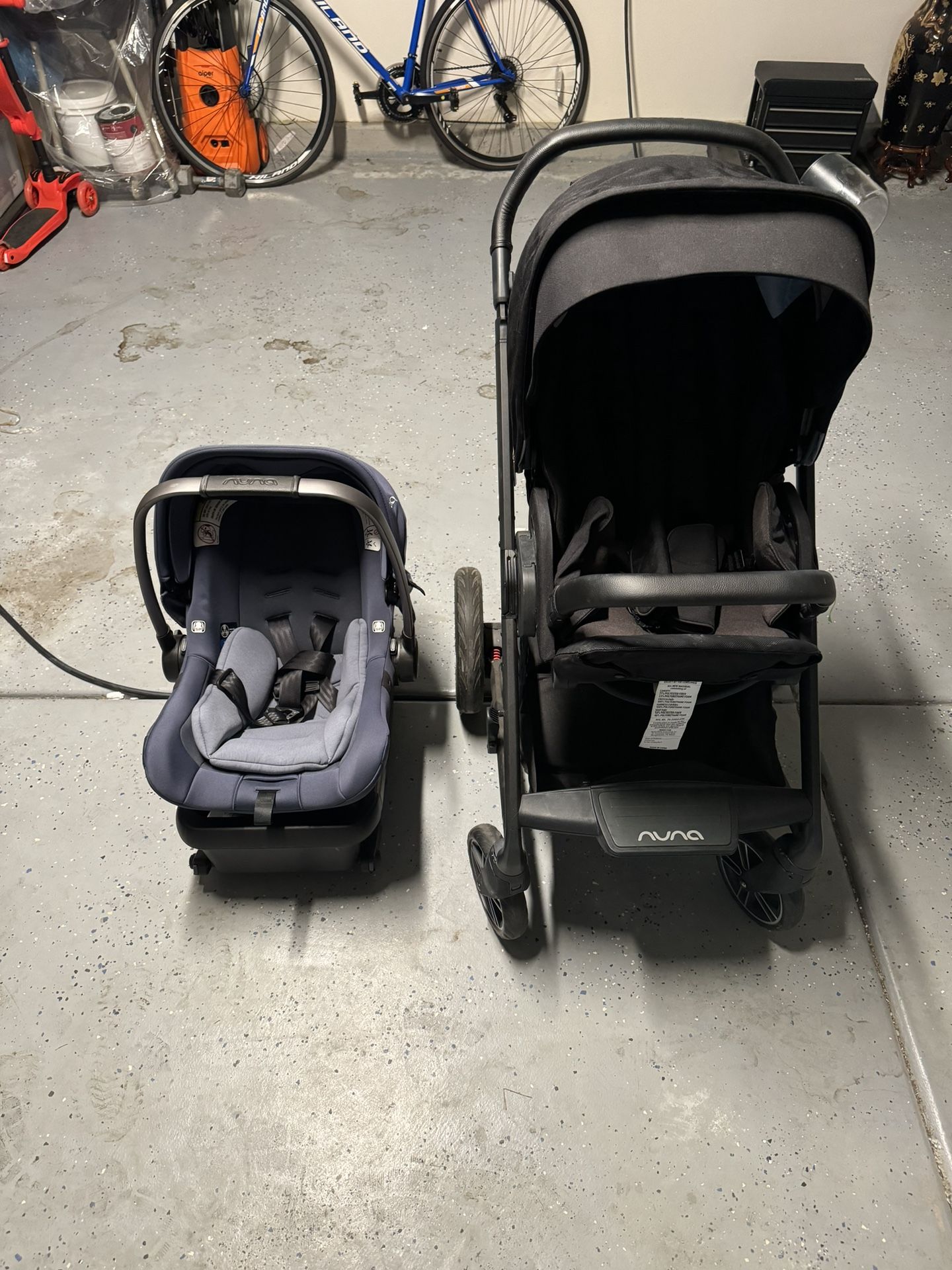 Nuna Lite Car Seat & Nuna Mixx 2 Stroller