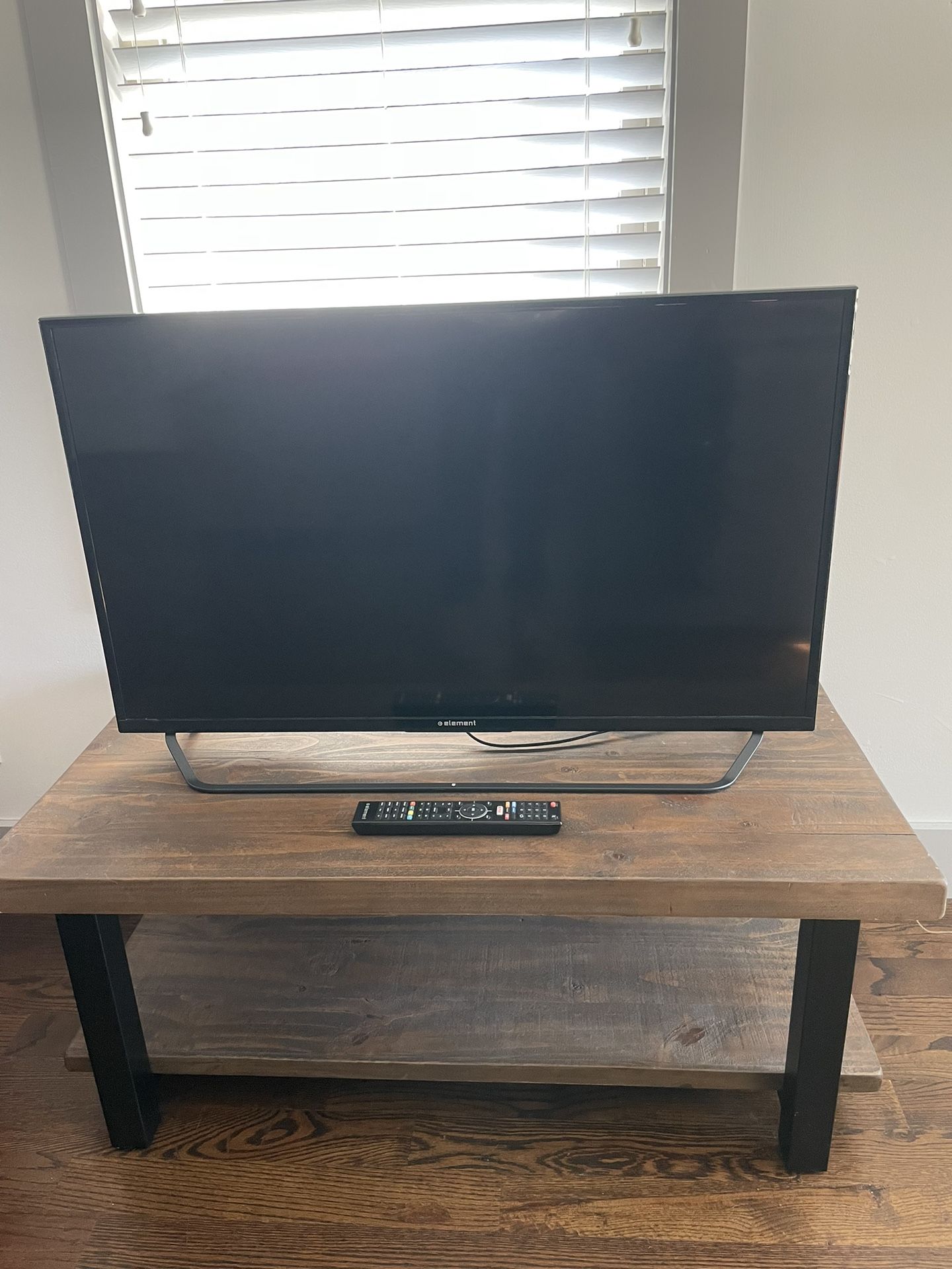40 Inch Element Smart TV