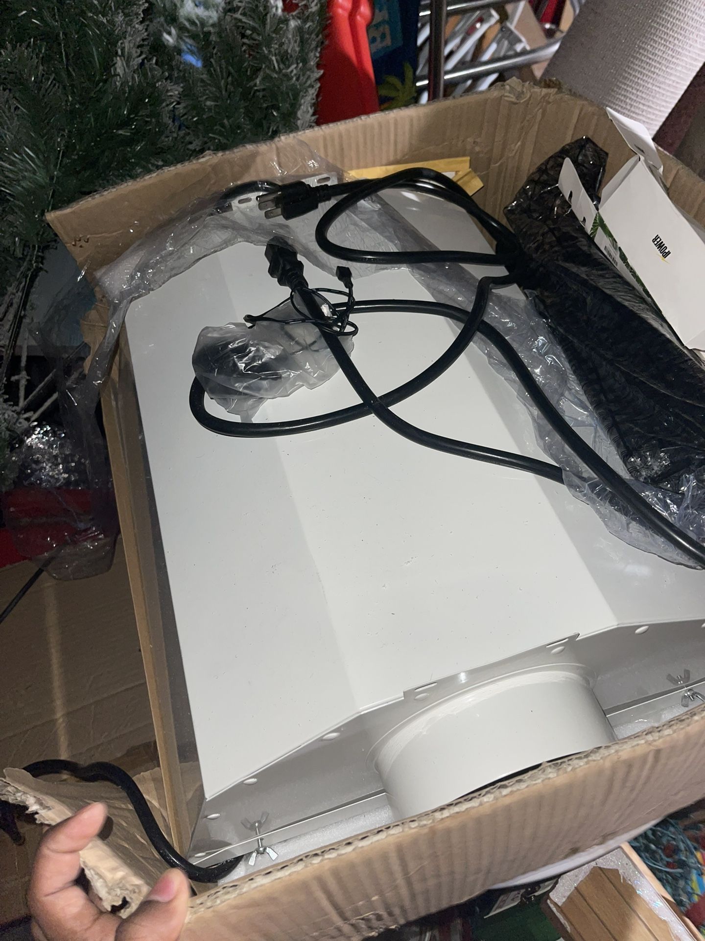 Brand New Grow Lights With Bulbs